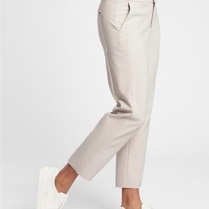 Athleta Stellar Cropped pant, size 12